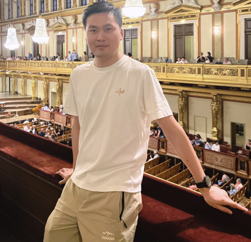 Prof. Hu Cao (曹虎)